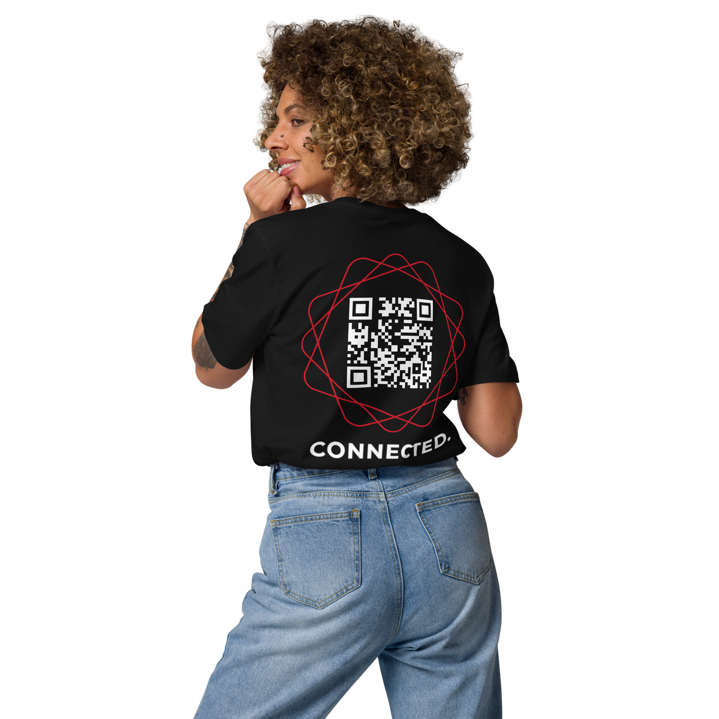 T-shirt QR Code personnalisé Le Connected – porté par une femme de dos